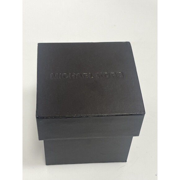 Michael Kors MK 8160 Runway Watch Unisex Working Battery - Picture 13 of 13